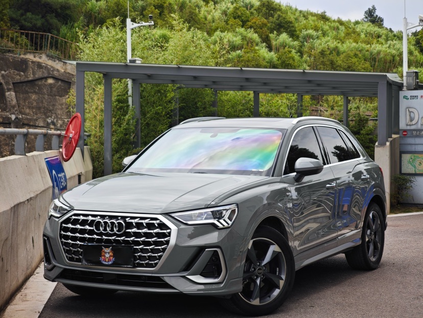 Audi Q3 2024 car image 