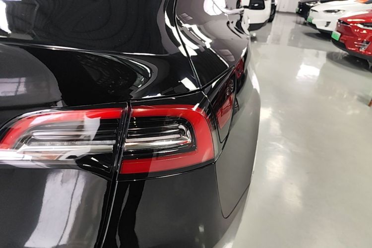 Tesla Model Y 2023 #8 Tesla Model Y 2023 car image #8