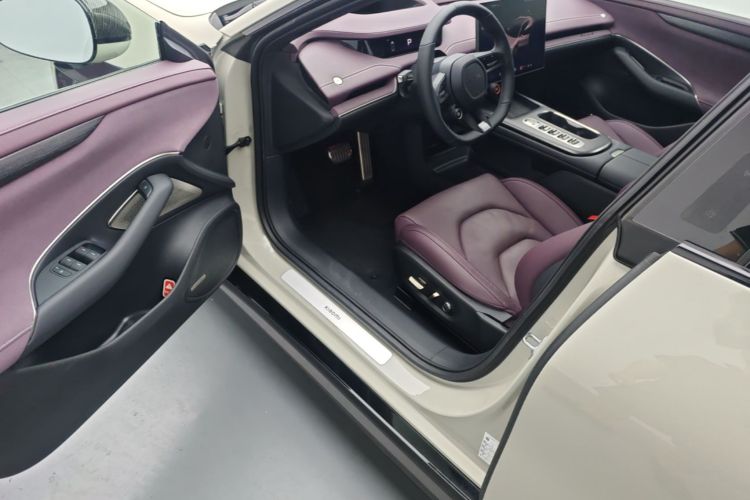 MI SU7 2025 car image #16