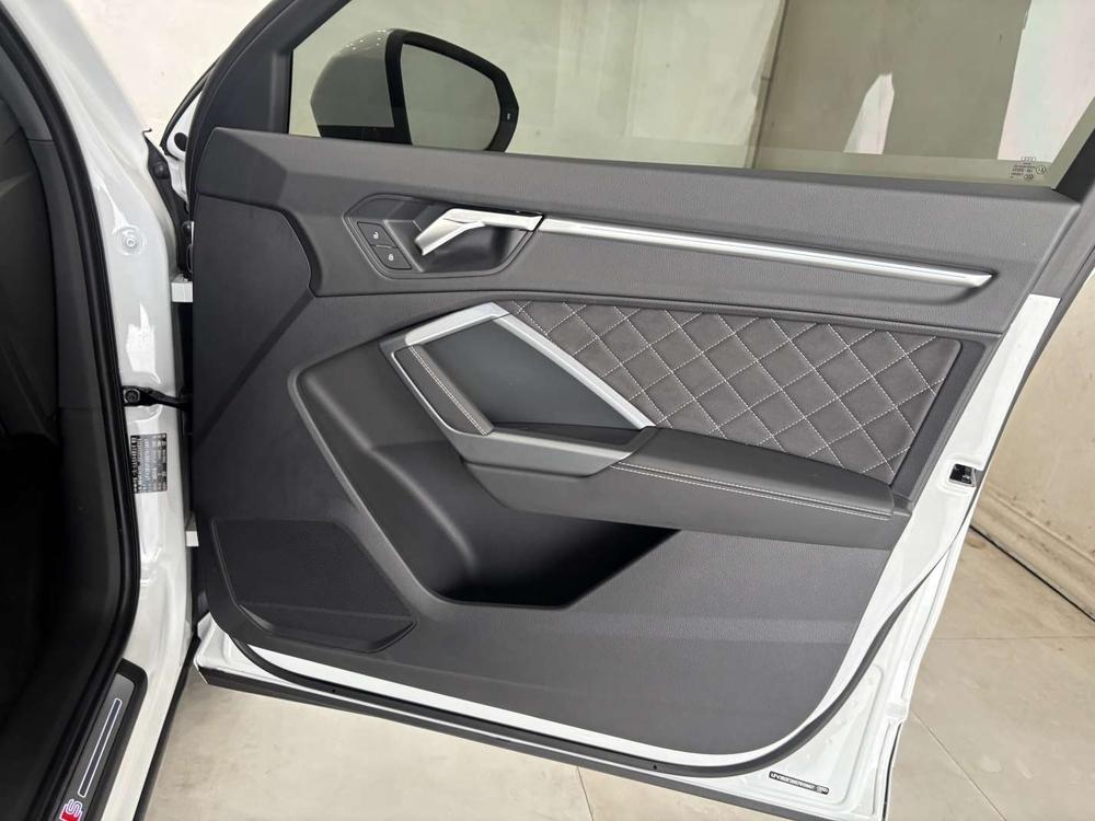 Audi Q3 2025 صورة سيارة #29