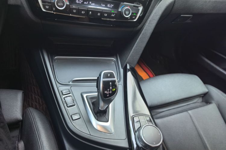 BMW 3 Series 2018 #14 BMW 3 Series 2018 car image #14
