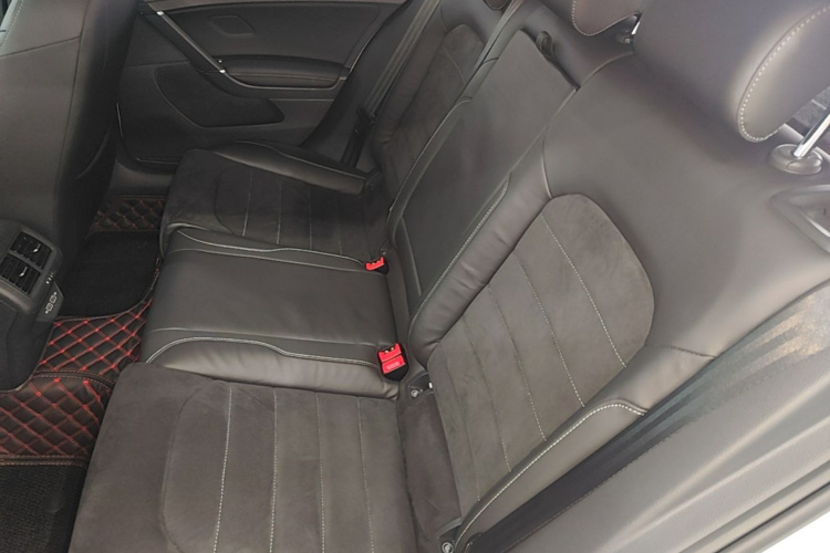 Volkswagen Golf 2019 car image #10