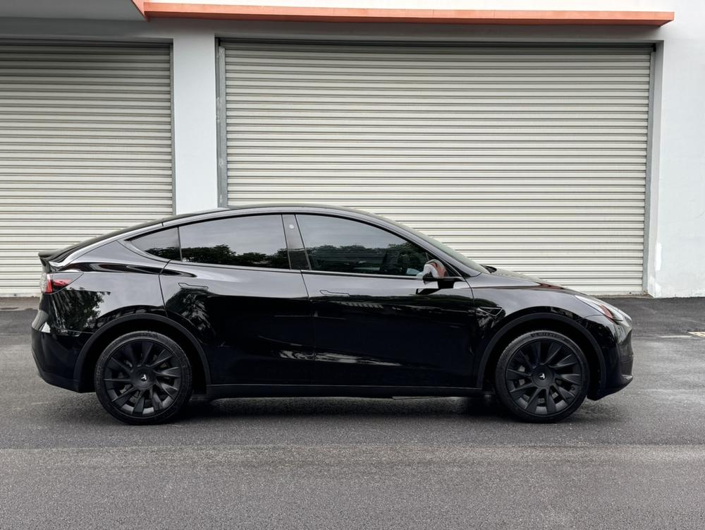 Tesla Model Y 2022 car image #7