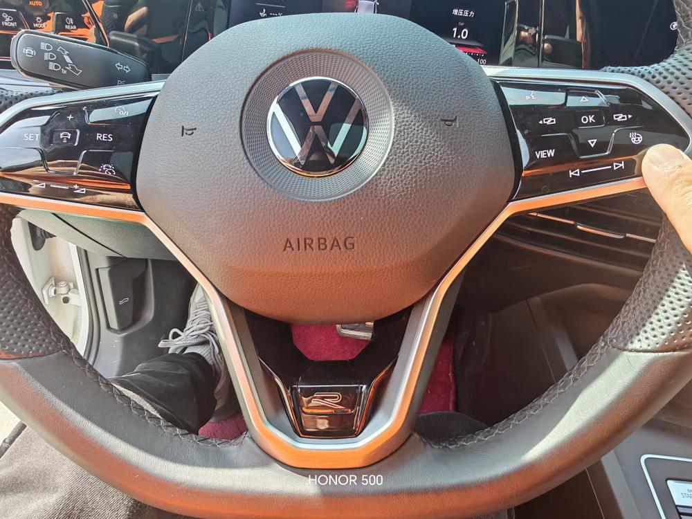 Volkswagen Golf 2023 car image #14