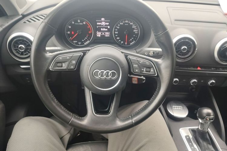 Audi A3 2019 car image #11