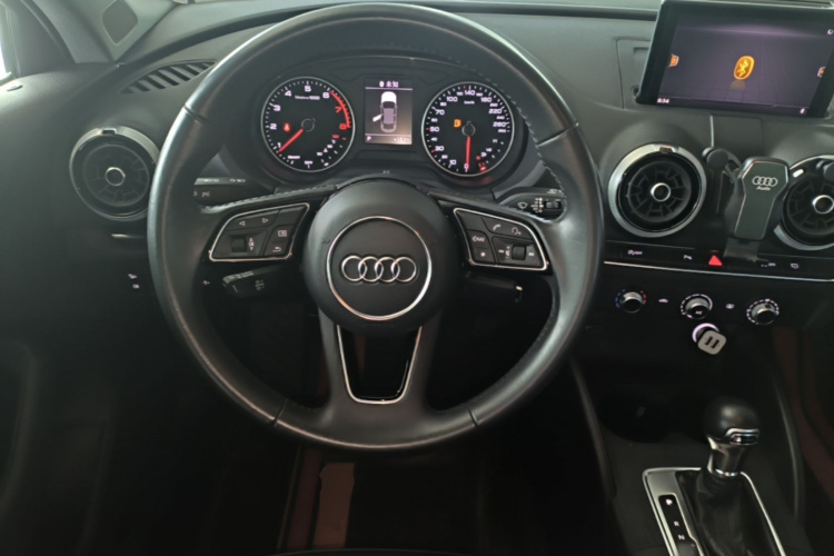 Audi A3 2021 immagine di auto #11