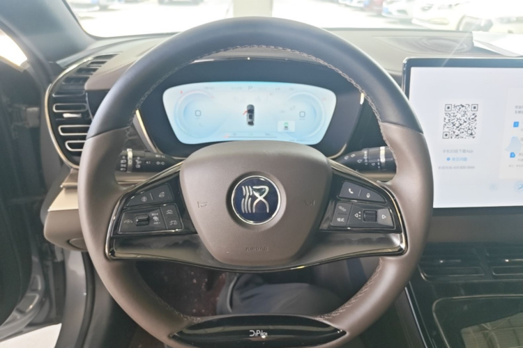 BYD Han 2023 car image #11