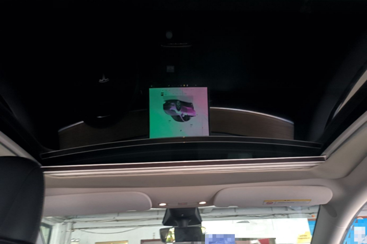 Tesla Model Y 2022 #18 Tesla Model Y 2022 car image #18