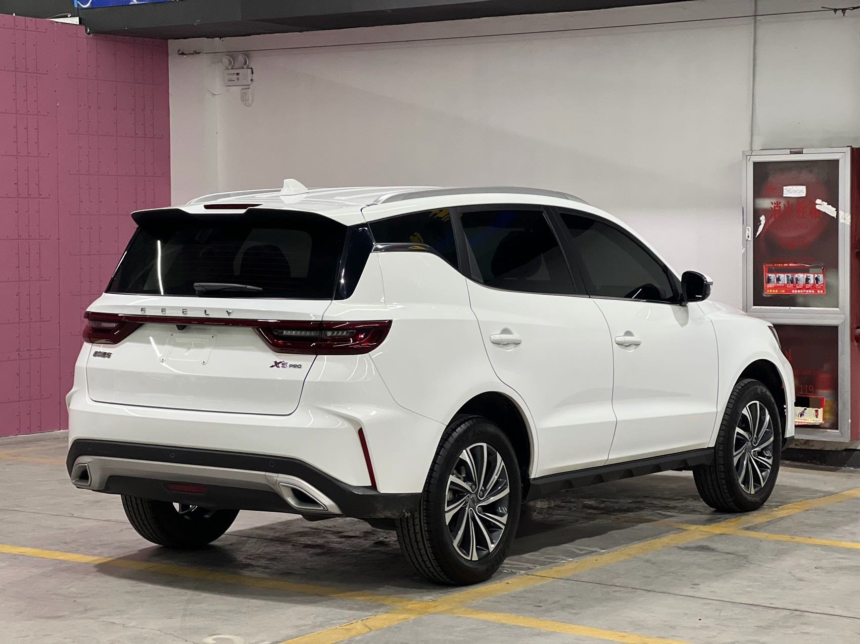 GEELY Vision X6 2021 car image #4