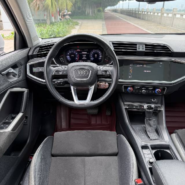 Audi Q3 2021 car image #6