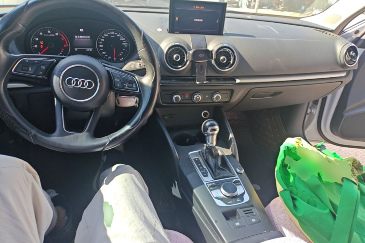 Audi A3 2019 imagen de coche #10