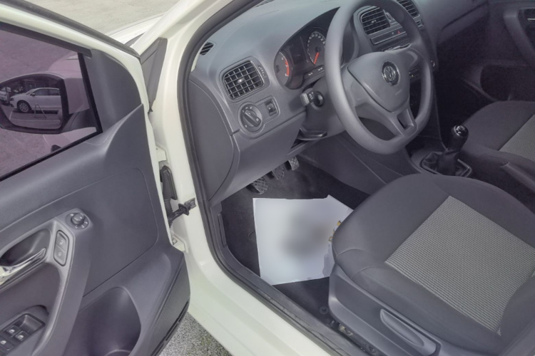 Volkswagen Polo 2016 #16 Volkswagen Polo 2016 car image #16