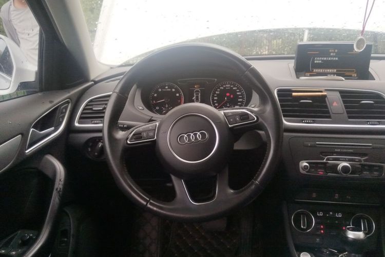Audi Q3 2018 #15 Audi Q3 2018 car image #15