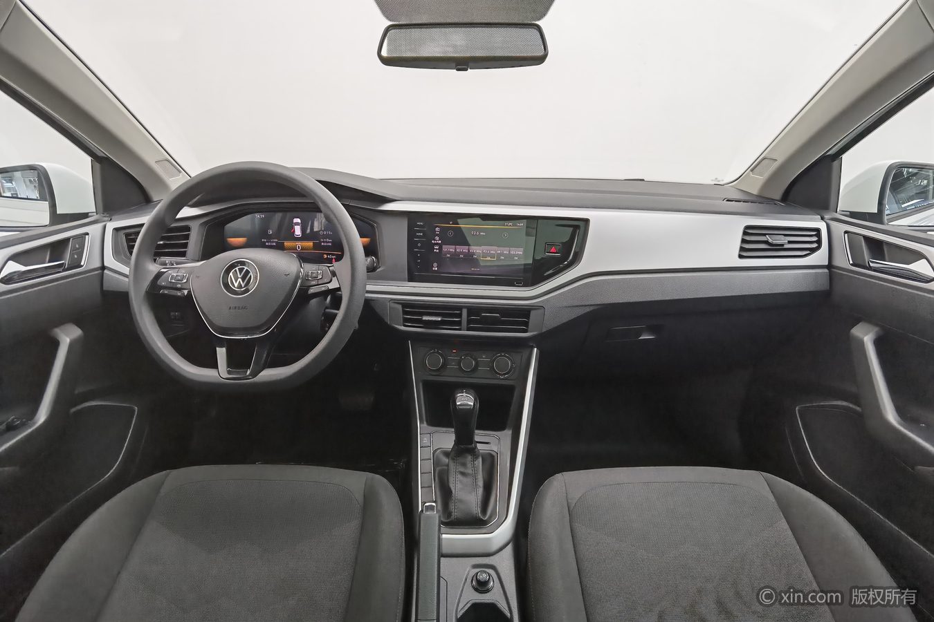 Volkswagen Polo 2023 car image #12