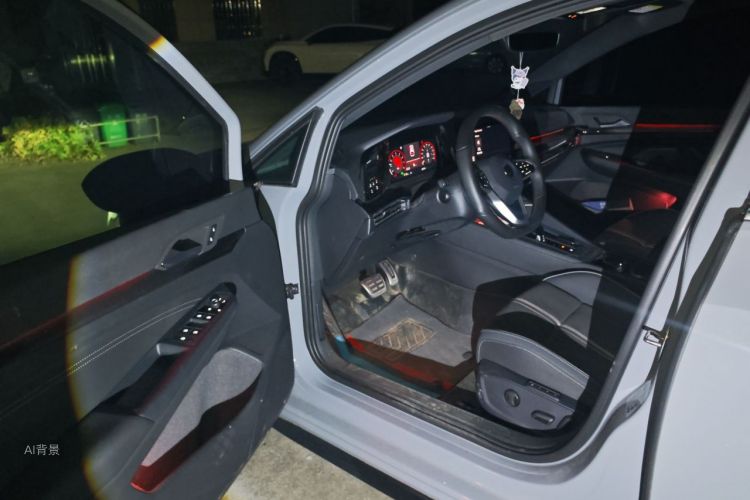 Volkswagen Golf 2024 car image #18
