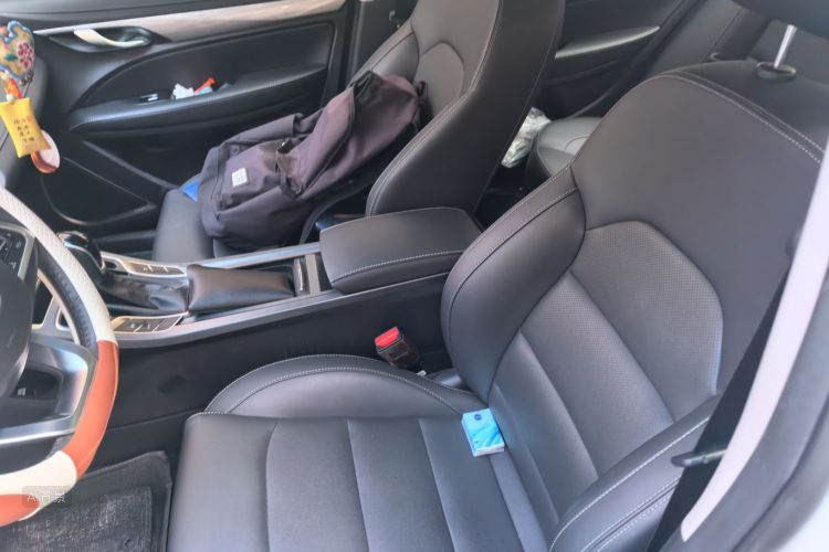 GEELY Emgrand 2019 car image #17