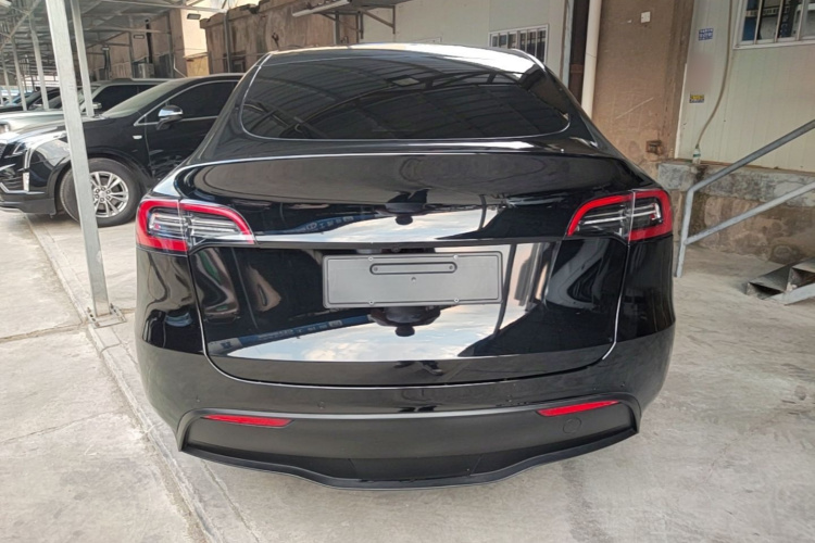 Tesla Model Y 2022 #6 Tesla Model Y 2022 car image #6