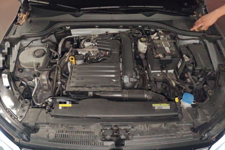 Volkswagen Golf 2024 car image #18
