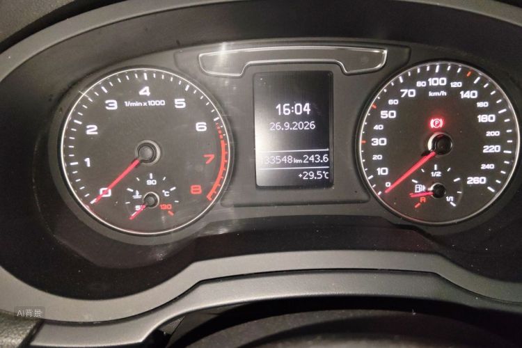 Audi Q3 2019 car image #14