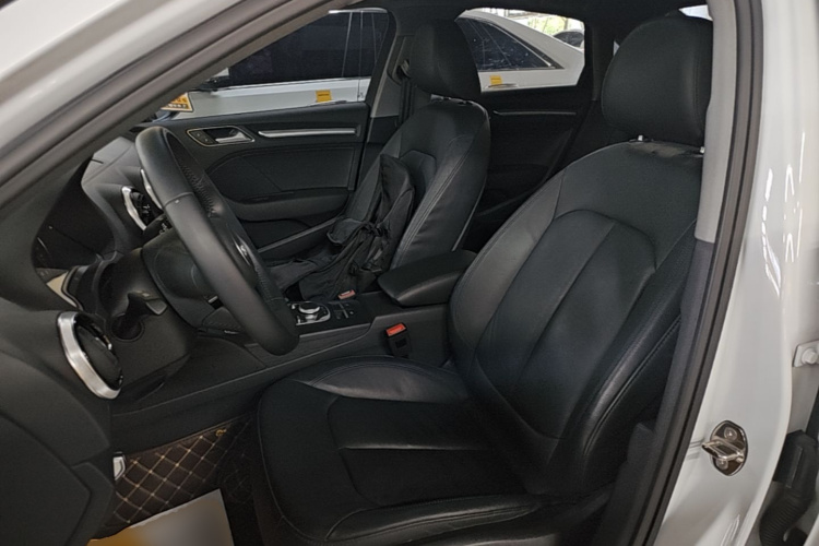 Audi A3 2019 car image #15