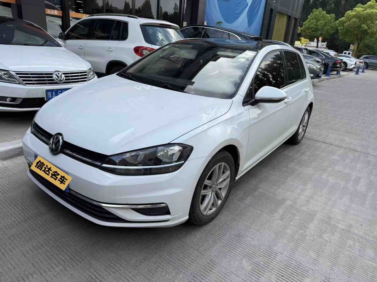 Volkswagen Golf 2018 car image 