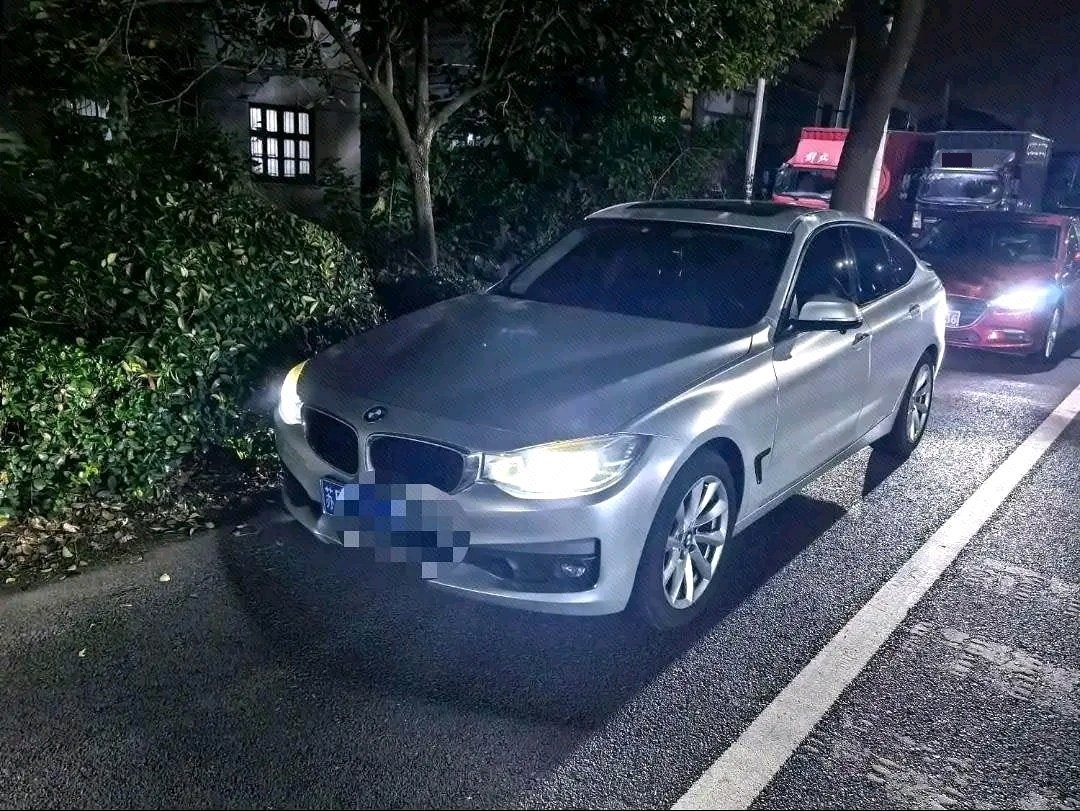 BMW 3 Series GT 2018 BMW 3 Series GT 2018 car image