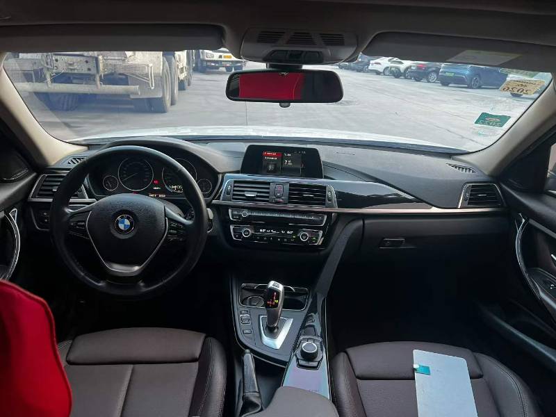 BMW 3 Series 2018 #9 BMW 3 Series 2018 car image #9