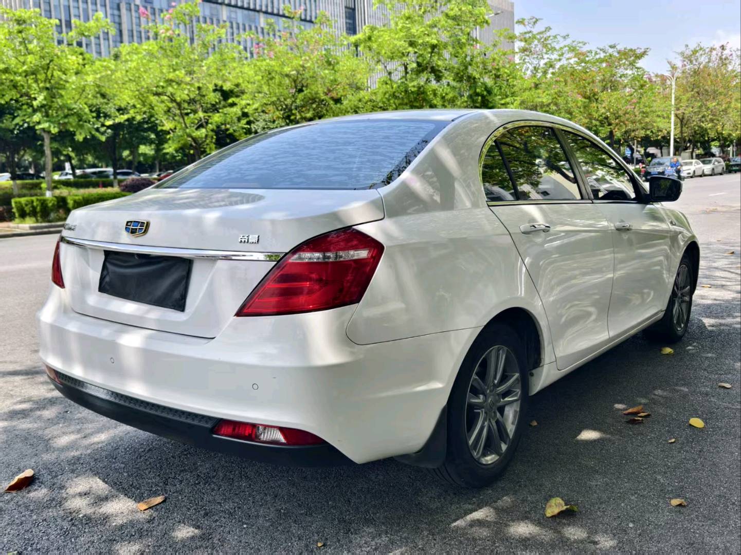 GEELY Emgrand 2017 car image #6