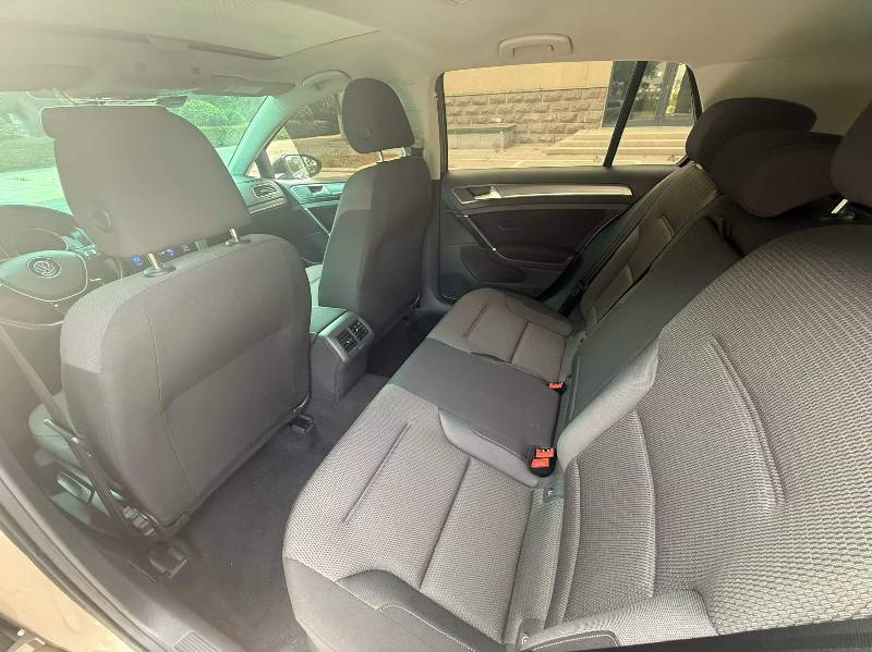Volkswagen Golf 2017 car image #8
