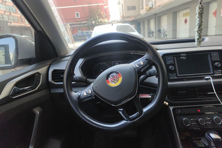 Volkswagen T-Cross 2020 изображение автомобиля #11