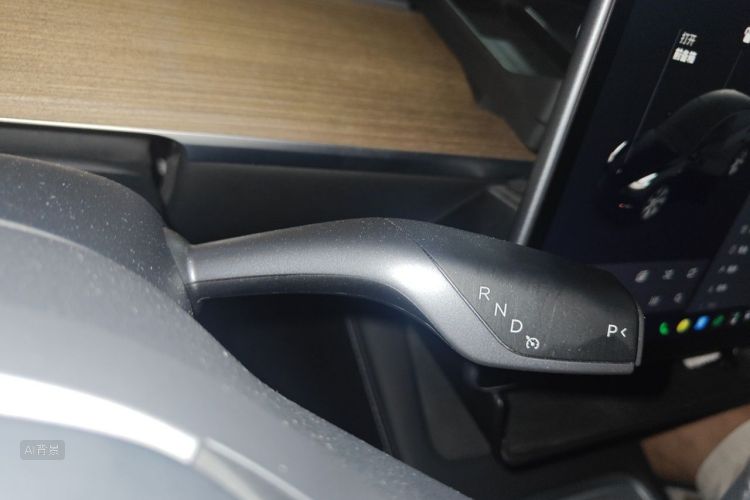 Tesla Model Y 2022 #16 Tesla Model Y 2022 car image #16