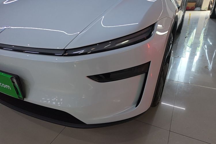 Tesla Model Y 2025 #23 Tesla Model Y 2025 car image #23
