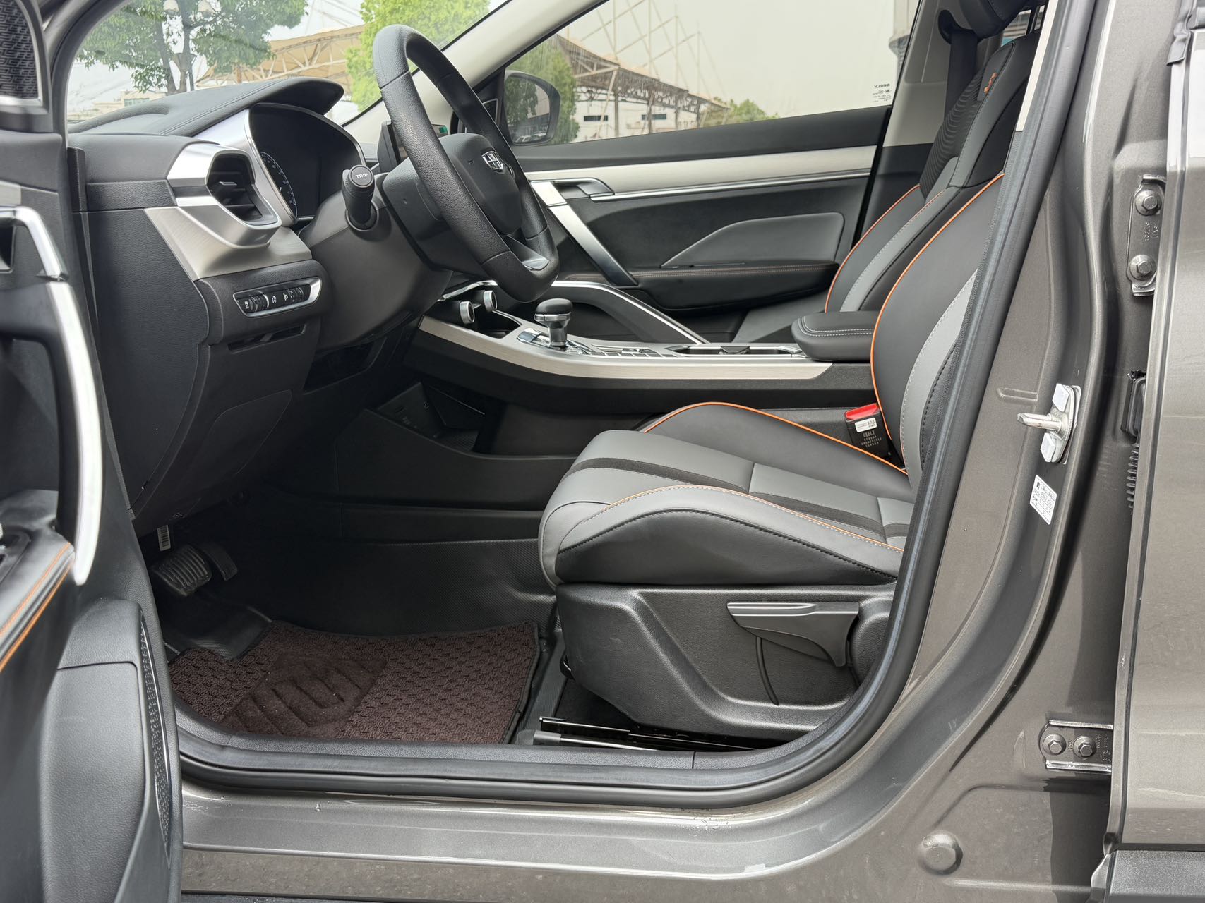 GEELY Coolray 2025 imagen de coche #8