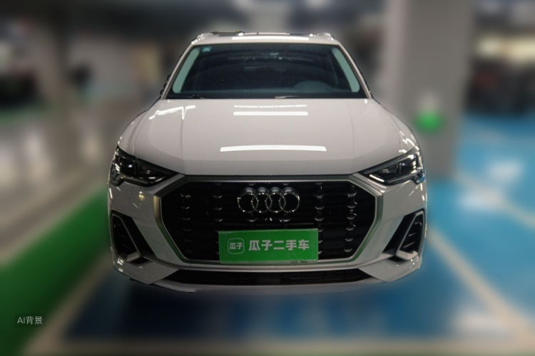 Audi Q3 2022 car image #3