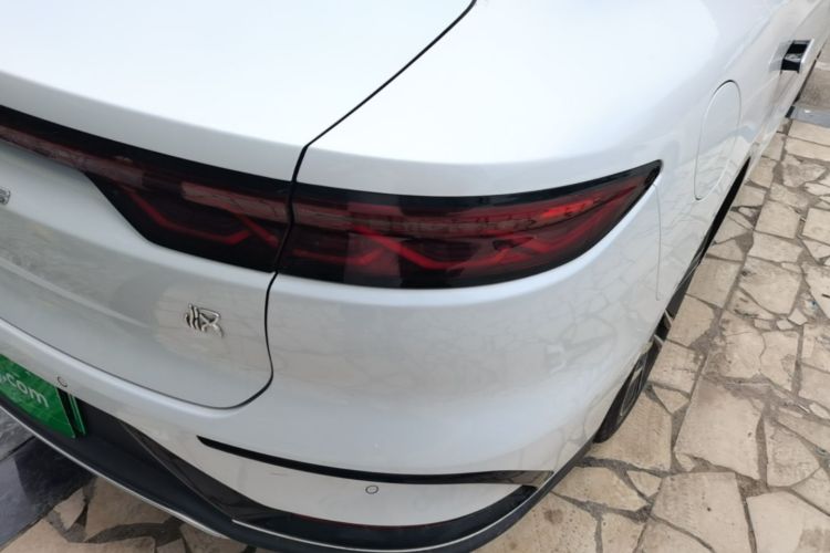 BYD Han 2023 car image #8