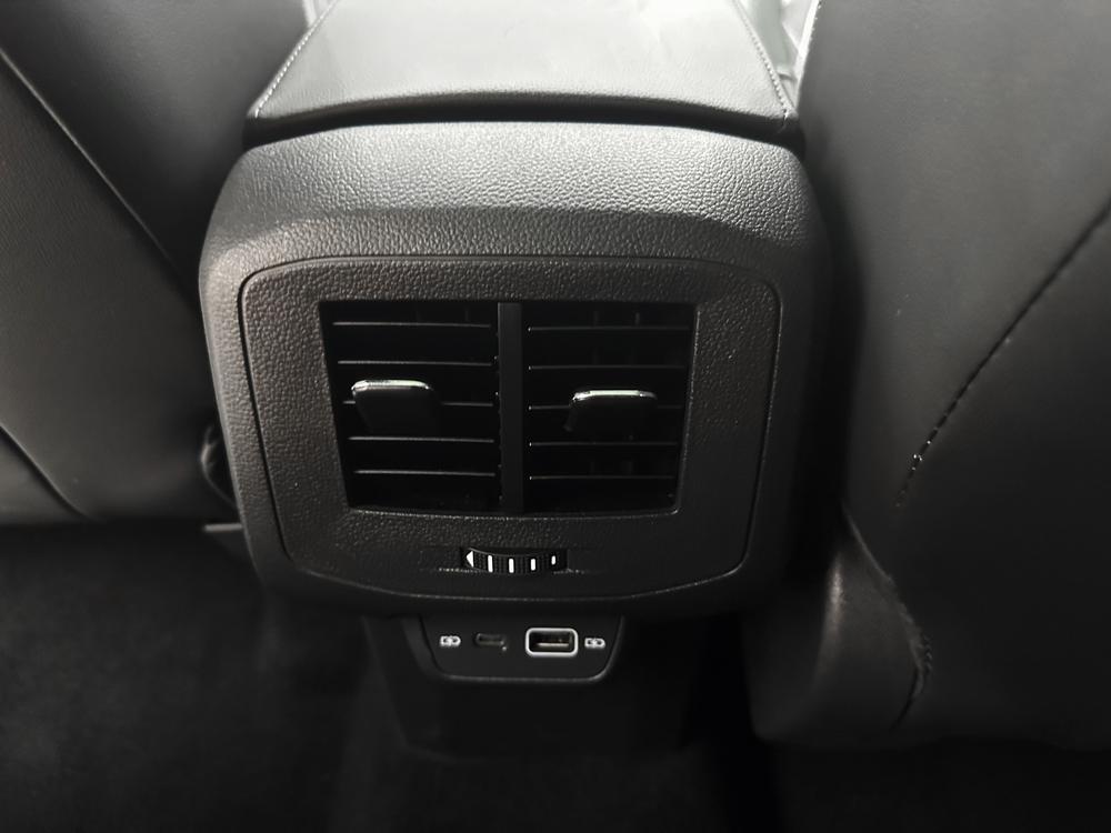 Volkswagen T-Cross 2023 immagine di auto #15