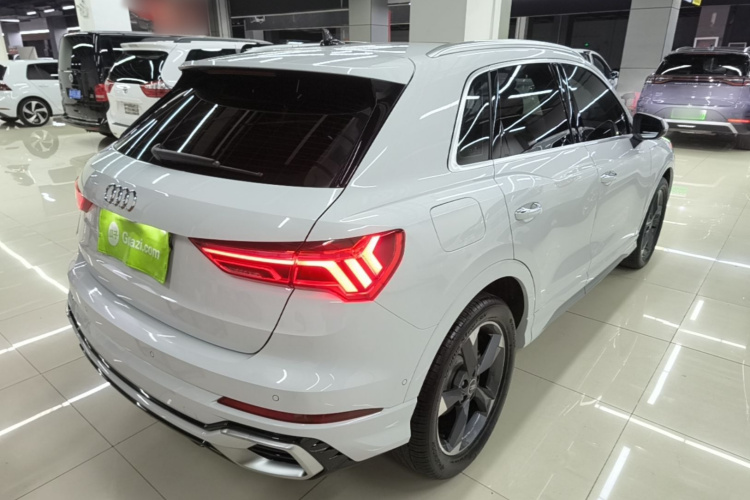 Audi Q3 2024 car image #7