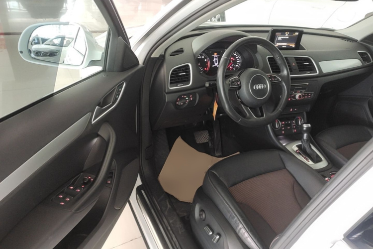 Audi Q3 2018 #16 Audi Q3 2018 car image #16