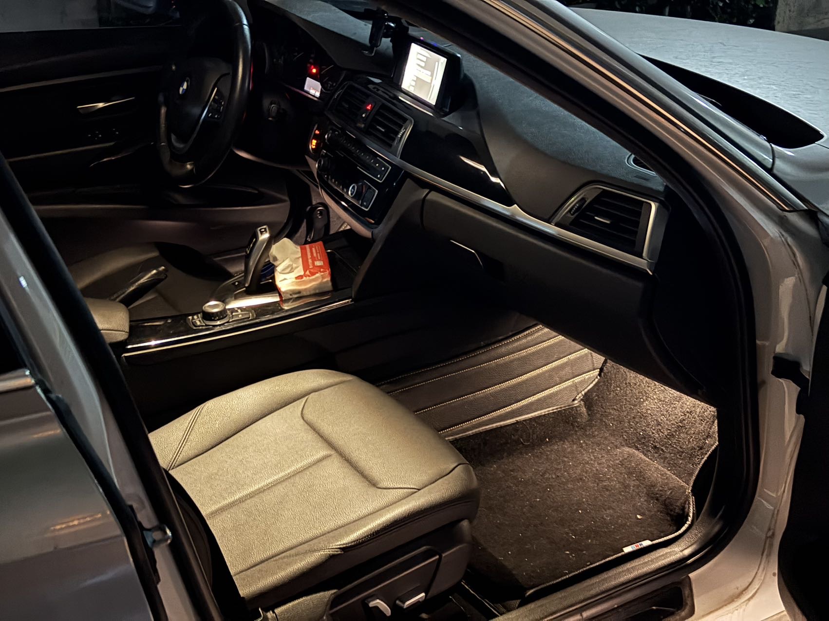BMW 3 Series 2017 #3 BMW 3 Series 2017 car image #3
