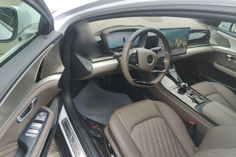 BYD Han 2022 car image #16