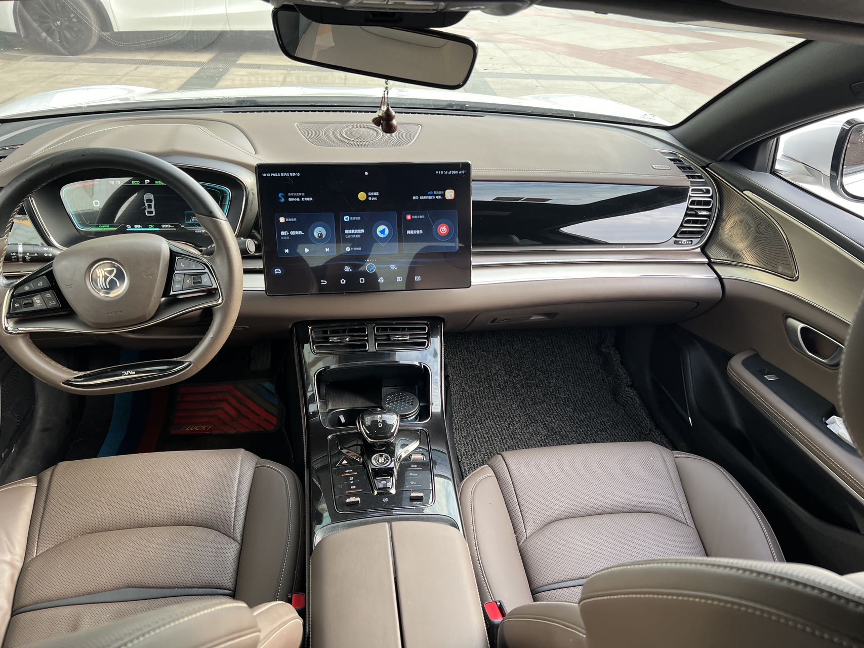 BYD Han 2023 immagine di auto #5