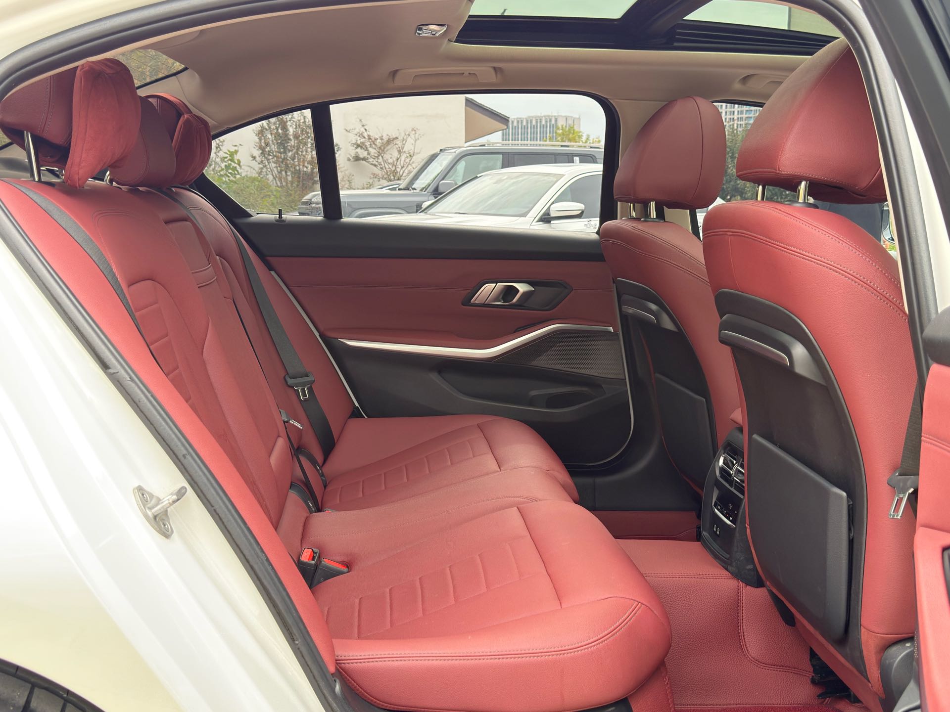 BMW 3 Series 2021 immagine di auto #8