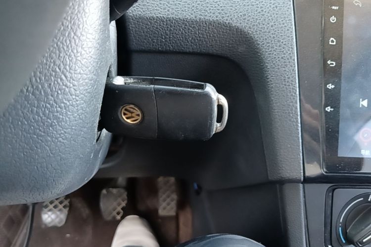 Volkswagen Santana 2018 car image #9