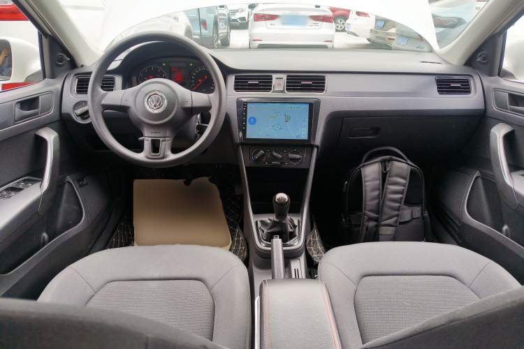 Volkswagen Santana 2015 صورة سيارة #10