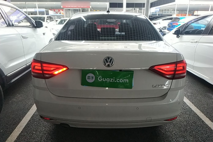 Volkswagen Lavida 2018 صورة سيارة #6