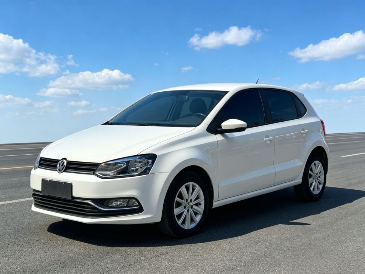 Volkswagen Polo 2015 Volkswagen Polo 2015 immagine di auto