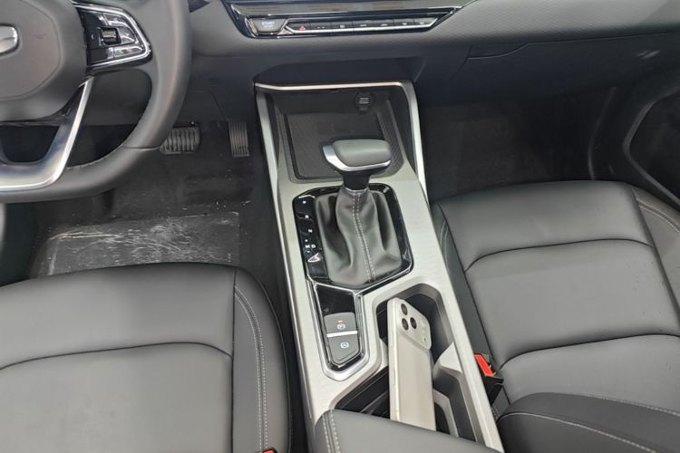 GEELY Emgrand 2025 #14 GEELY Emgrand 2025 imagen de coche #14