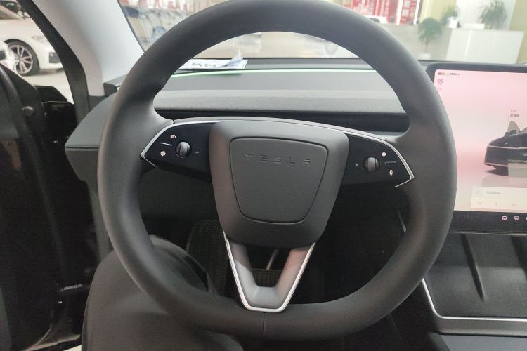 Tesla Model Y 2025 #12 Tesla Model Y 2025 image de voiture #12