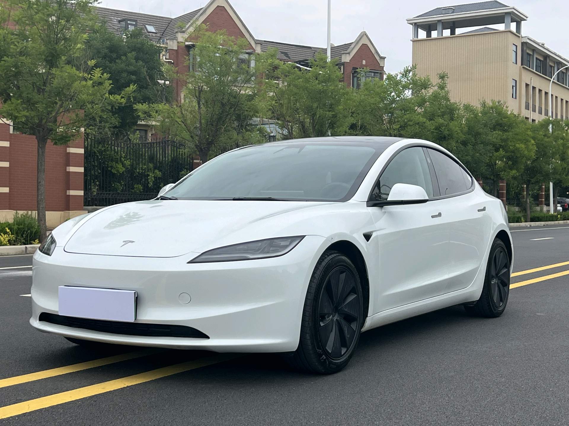 Tesla Model 3 2025 car image 