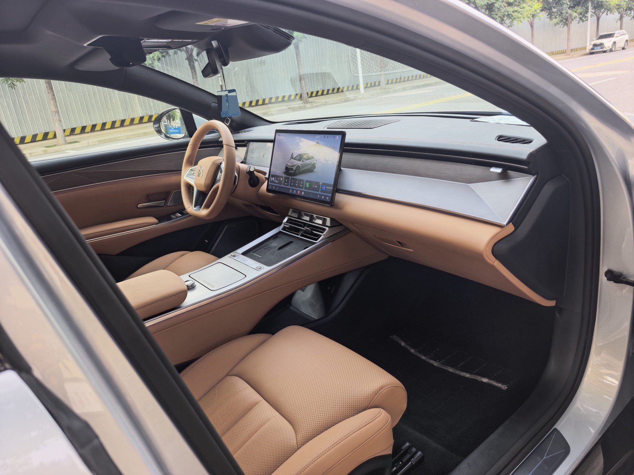 BYD HanL 2025 car image #5